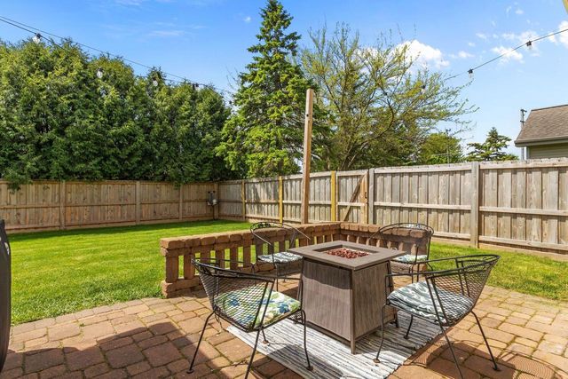 1079 GRASSY PLAINS DRIVE, Neenah, WI 54956