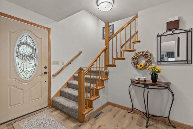 1079 GRASSY PLAINS DRIVE, Neenah, WI 54956