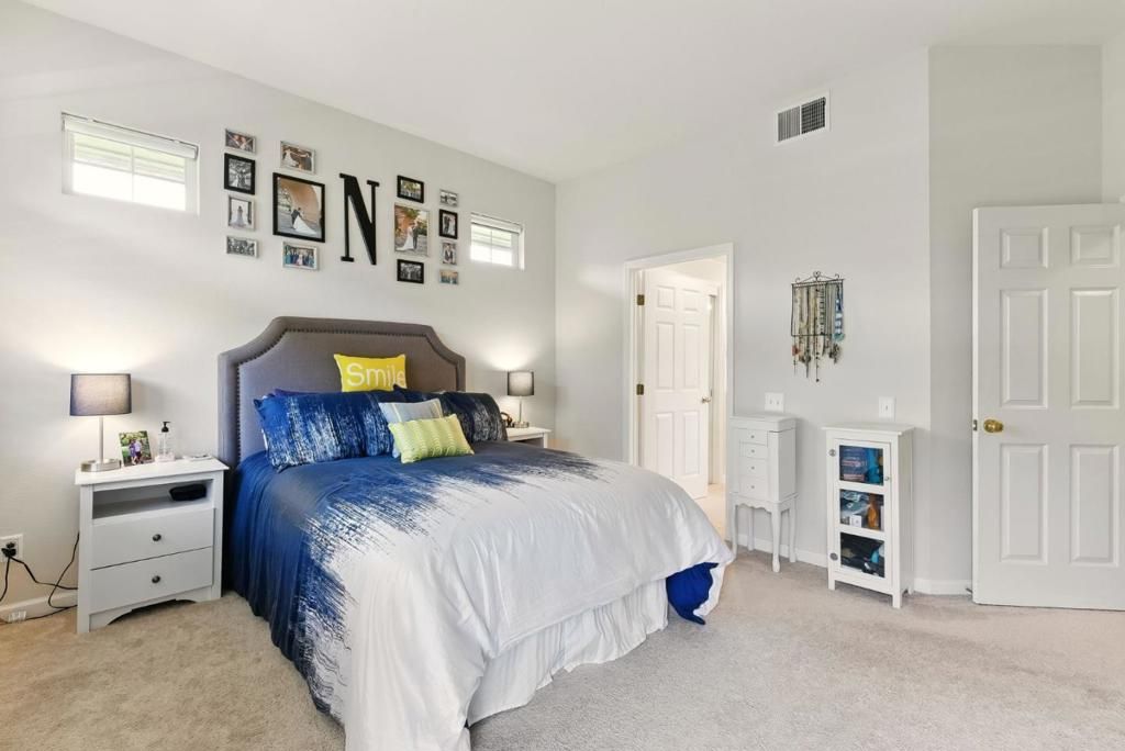 Image 13 of property listing at 633 Swallowtail Court, Brisbane, CA 94005