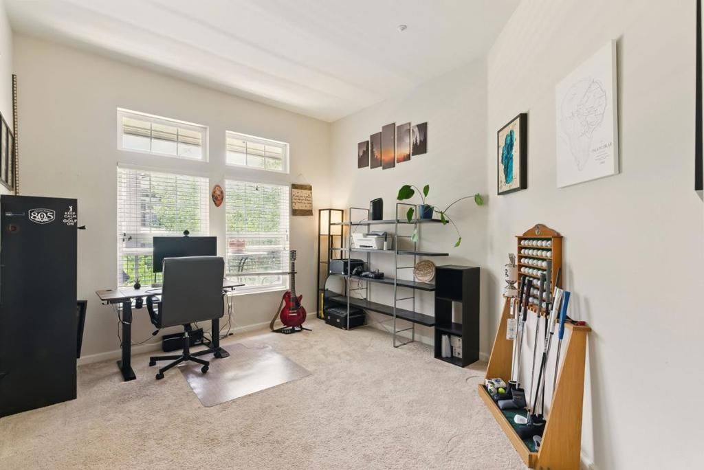 Image 16 of property listing at 633 Swallowtail Court, Brisbane, CA 94005