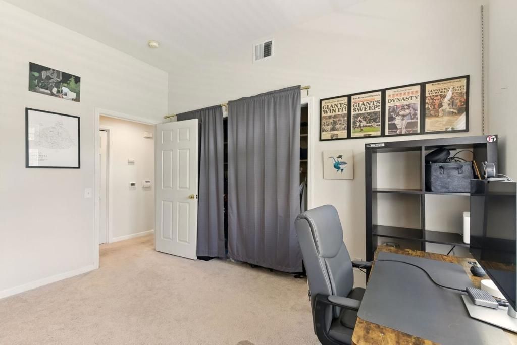 Image 17 of property listing at 633 Swallowtail Court, Brisbane, CA 94005