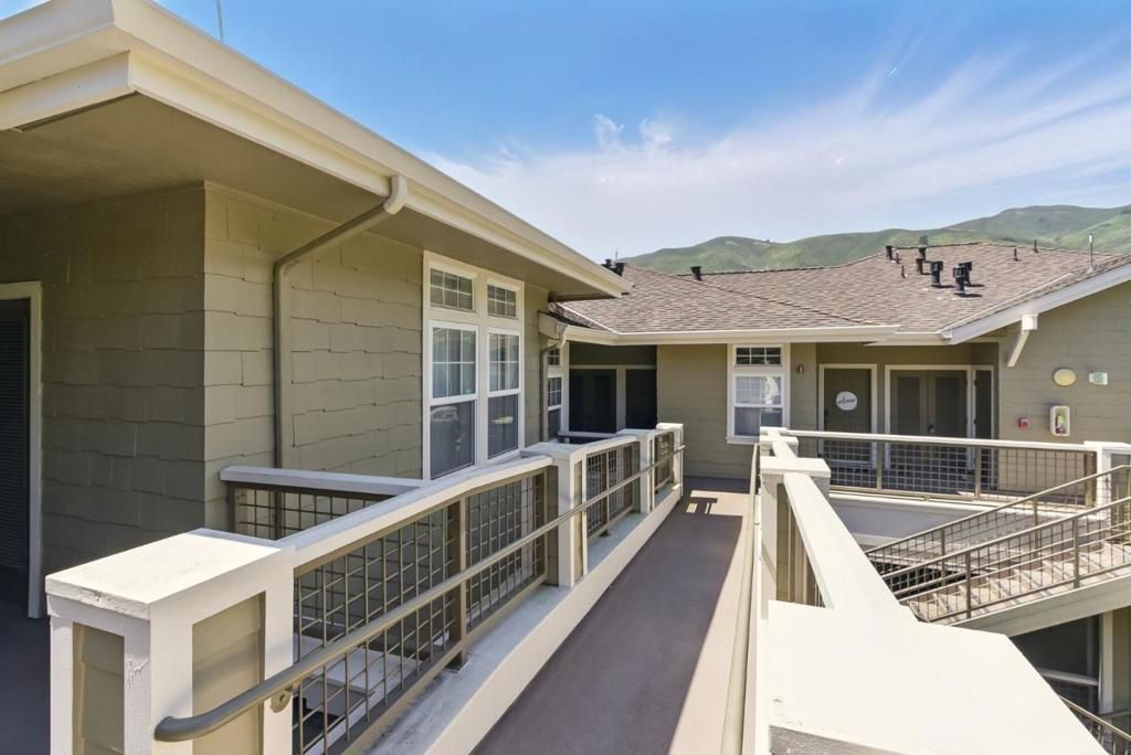 Image 25 of property listing at 633 Swallowtail Court, Brisbane, CA 94005