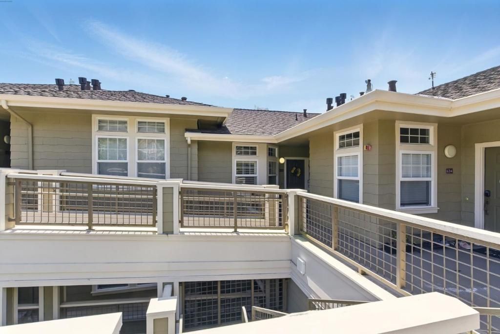 Image 26 of property listing at 633 Swallowtail Court, Brisbane, CA 94005