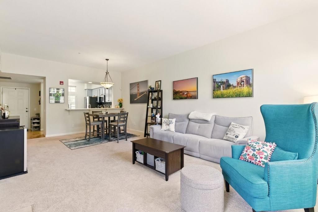 Image 6 of property listing at 633 Swallowtail Court, Brisbane, CA 94005