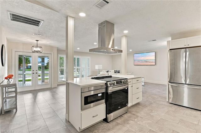 404 SW 53rd TER, Cape Coral, FL 33914