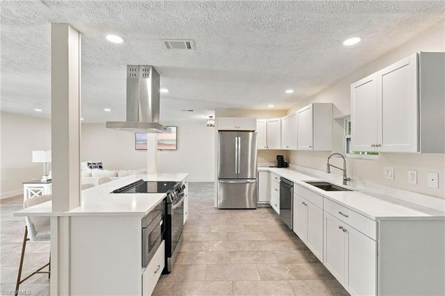 404 SW 53rd TER, Cape Coral, FL 33914