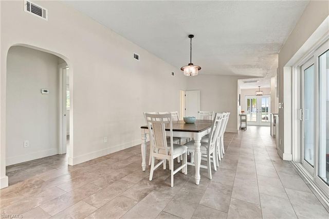 404 SW 53rd TER, Cape Coral, FL 33914