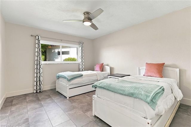 404 SW 53rd TER, Cape Coral, FL 33914