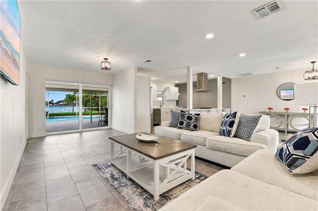 404 SW 53rd TER, Cape Coral, FL 33914