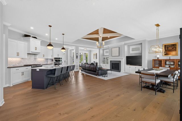 37 Summit Farm Lane, White Bear Lake, MN 55110