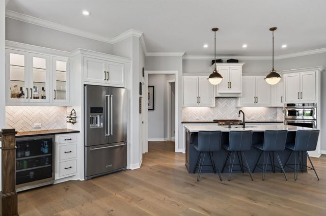 37 Summit Farm Lane, White Bear Lake, MN 55110