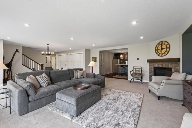 37 Summit Farm Lane, White Bear Lake, MN 55110