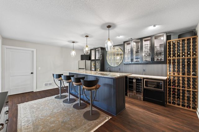 37 Summit Farm Lane, White Bear Lake, MN 55110