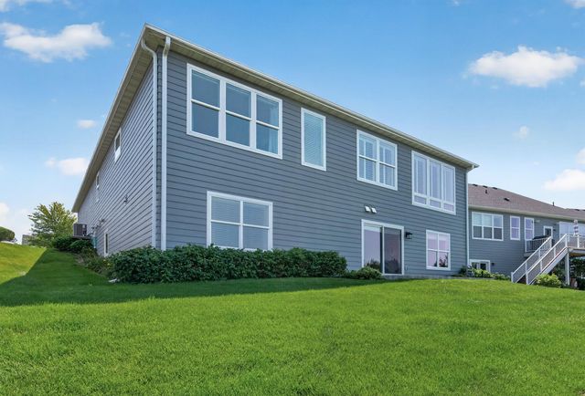37 Summit Farm Lane, White Bear Lake, MN 55110