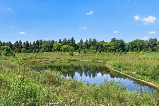 37 Summit Farm Lane, White Bear Lake, MN 55110