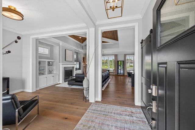 37 Summit Farm Lane, White Bear Lake, MN 55110