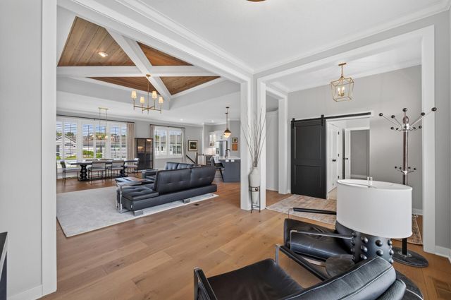 37 Summit Farm Lane, White Bear Lake, MN 55110