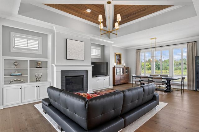 37 Summit Farm Lane, White Bear Lake, MN 55110