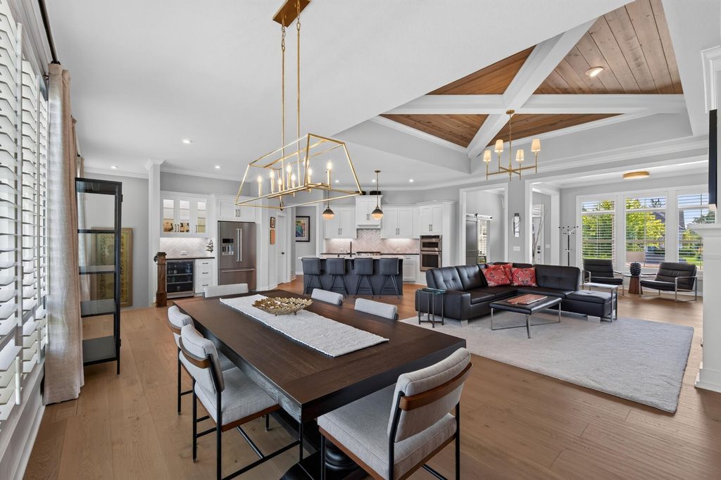 37 Summit Farm Lane, White Bear Lake, MN 55110