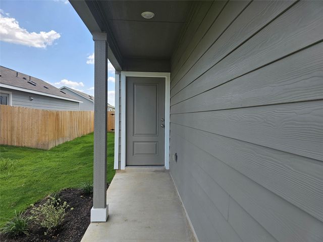 704 Commander Abbott DR, Jarrell, TX 76537