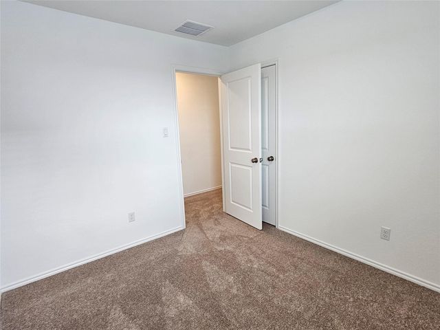 704 Commander Abbott DR, Jarrell, TX 76537