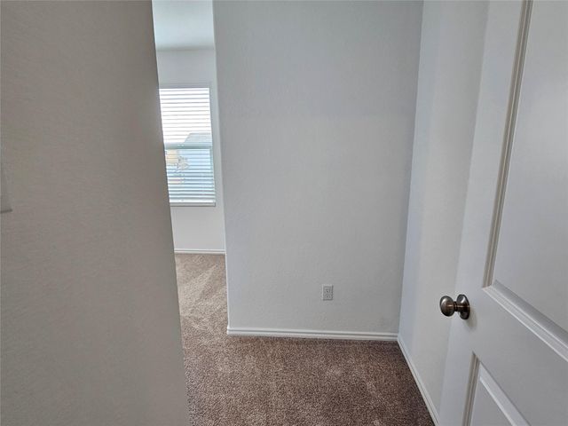 704 Commander Abbott DR, Jarrell, TX 76537