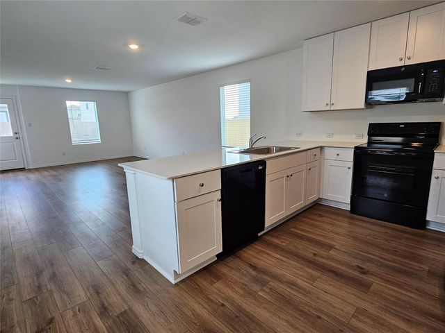 704 Commander Abbott DR, Jarrell, TX 76537