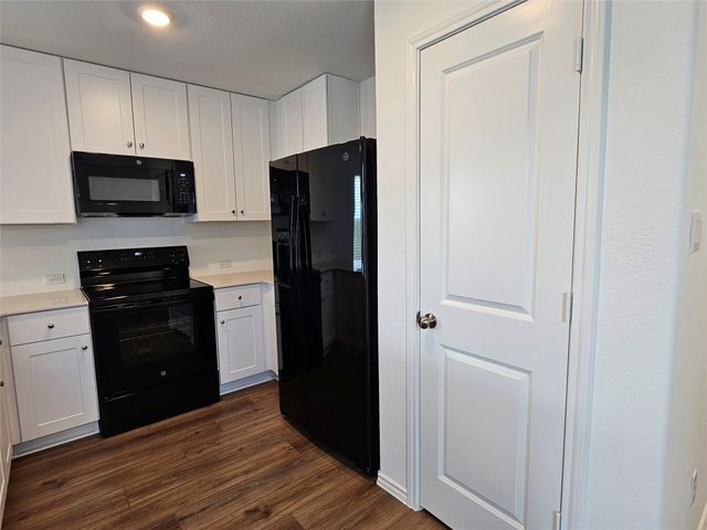 704 Commander Abbott DR, Jarrell, TX 76537