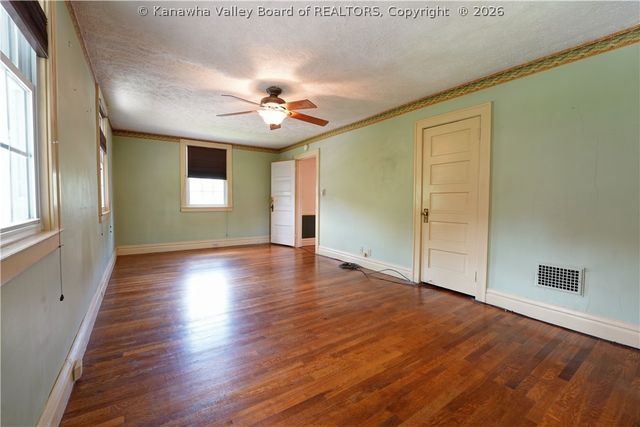 305 Swarthmore Avenue, Charleston, WV 25302