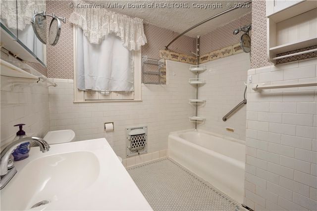 305 Swarthmore Avenue, Charleston, WV 25302