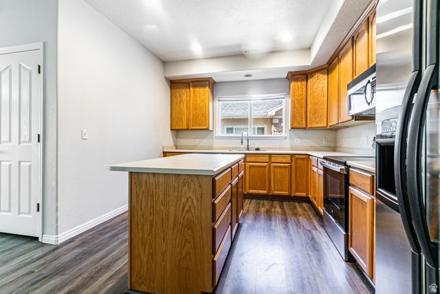 7142 S KRISTILYN LN, West Jordan, UT 84084