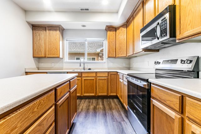 7142 S KRISTILYN LN, West Jordan, UT 84084