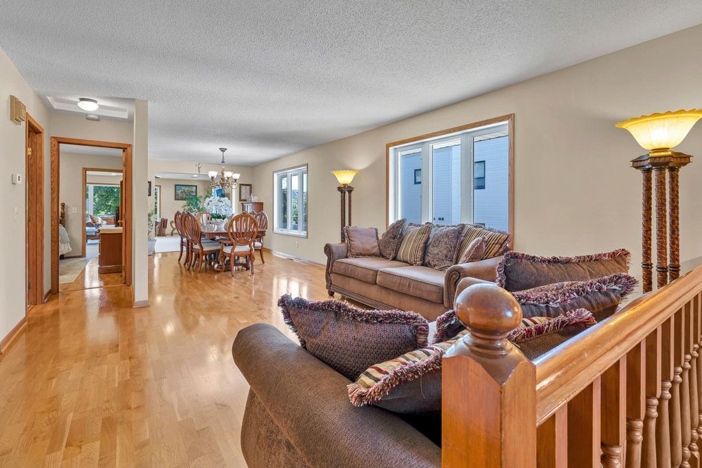 343 Pierce Street NE, Minneapolis, MN 55413 — photo 2