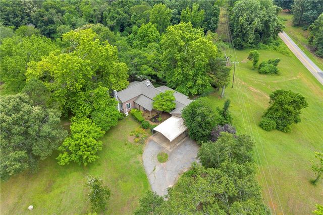 200 Chenault Road, Townville, SC 29689