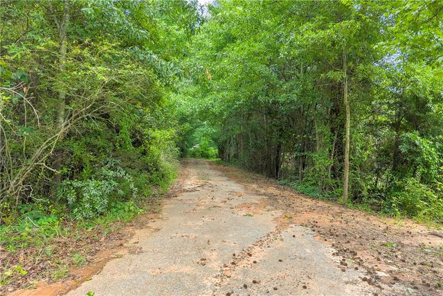200 Chenault Road, Townville, SC 29689