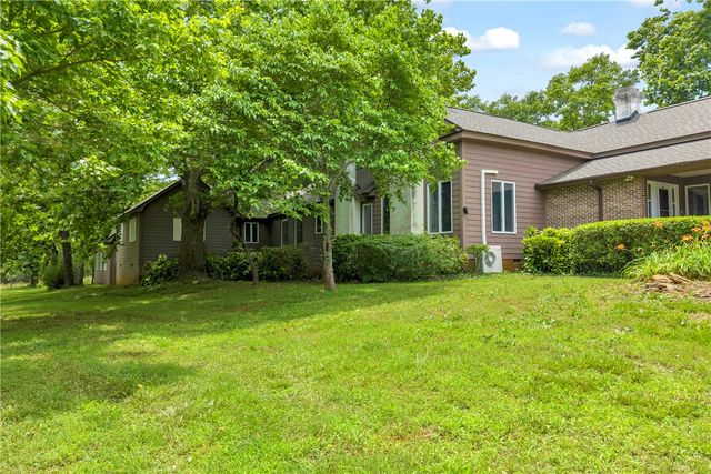 200 Chenault Road, Townville, SC 29689