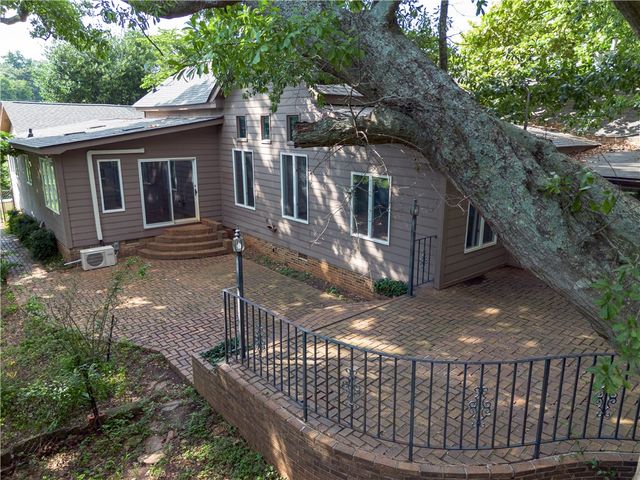 200 Chenault Road, Townville, SC 29689