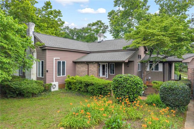 200 Chenault Road, Townville, SC 29689
