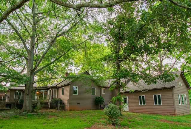 200 Chenault Road, Townville, SC 29689