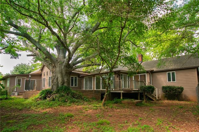 200 Chenault Road, Townville, SC 29689