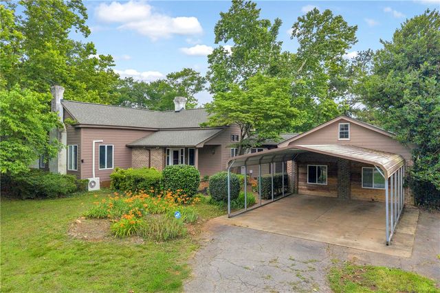 200 Chenault Road, Townville, SC 29689