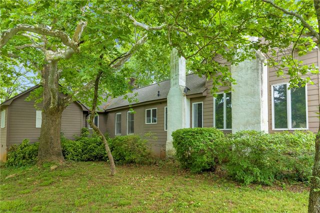 200 Chenault Road, Townville, SC 29689