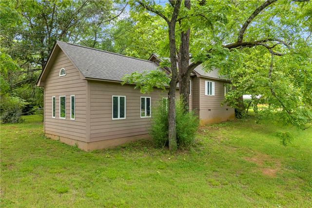 200 Chenault Road, Townville, SC 29689