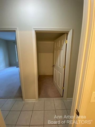3254 Primrose Lane, Ypsilanti, MI 48197