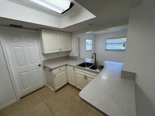 4717 NW 49TH Place, Tamarac, FL 33319