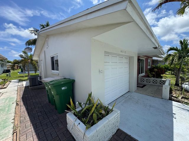 4717 NW 49TH Place, Tamarac, FL 33319