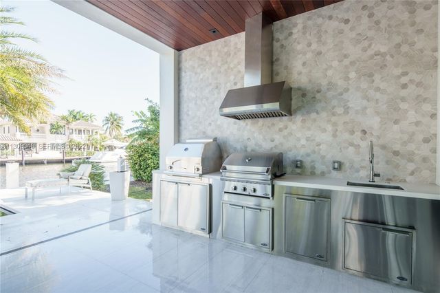 128 Fiesta Way, Fort Lauderdale, FL 33301