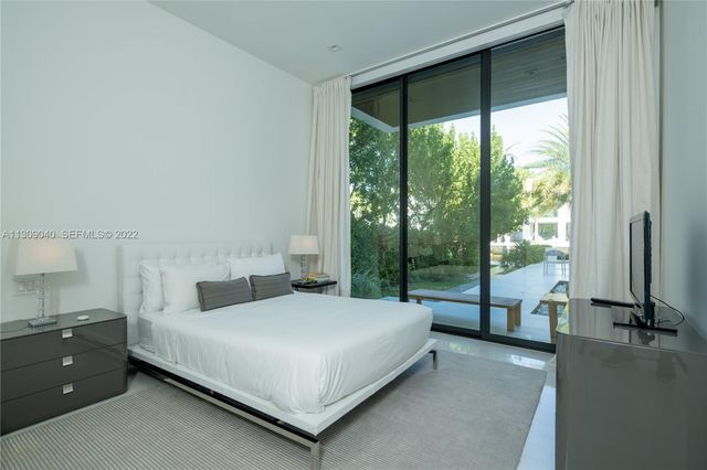 128 Fiesta Way, Fort Lauderdale, FL 33301