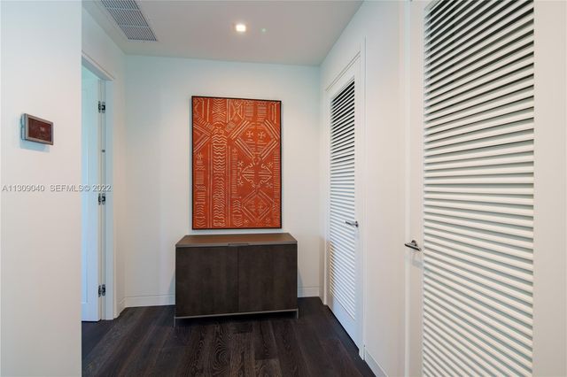 128 Fiesta Way, Fort Lauderdale, FL 33301