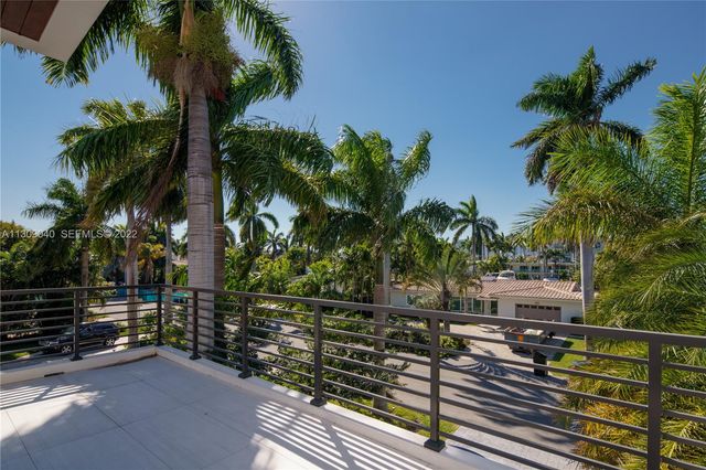 128 Fiesta Way, Fort Lauderdale, FL 33301